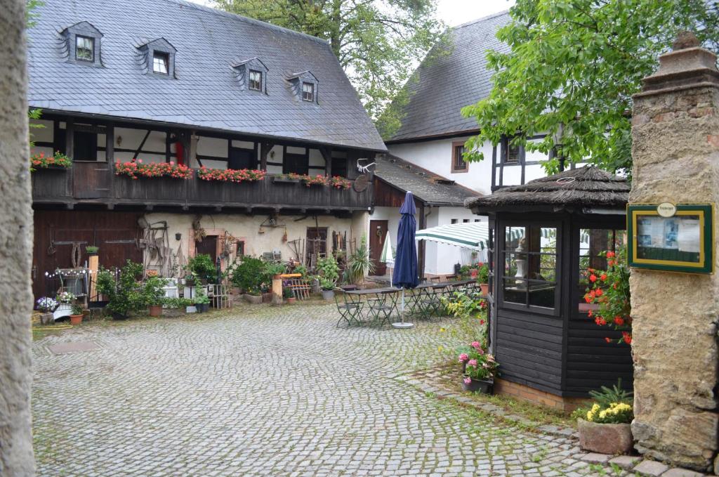 Hôtel zum Frongut Chemnitzer Straße 54, 09217 Burgstaedt