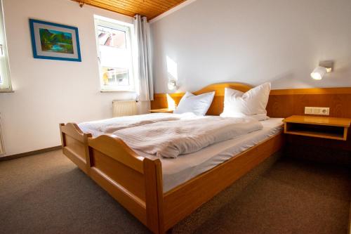 B&B / Chambre d'hôtes Zum Hirschen 1 Zehntgasse Sulzfeld am Main