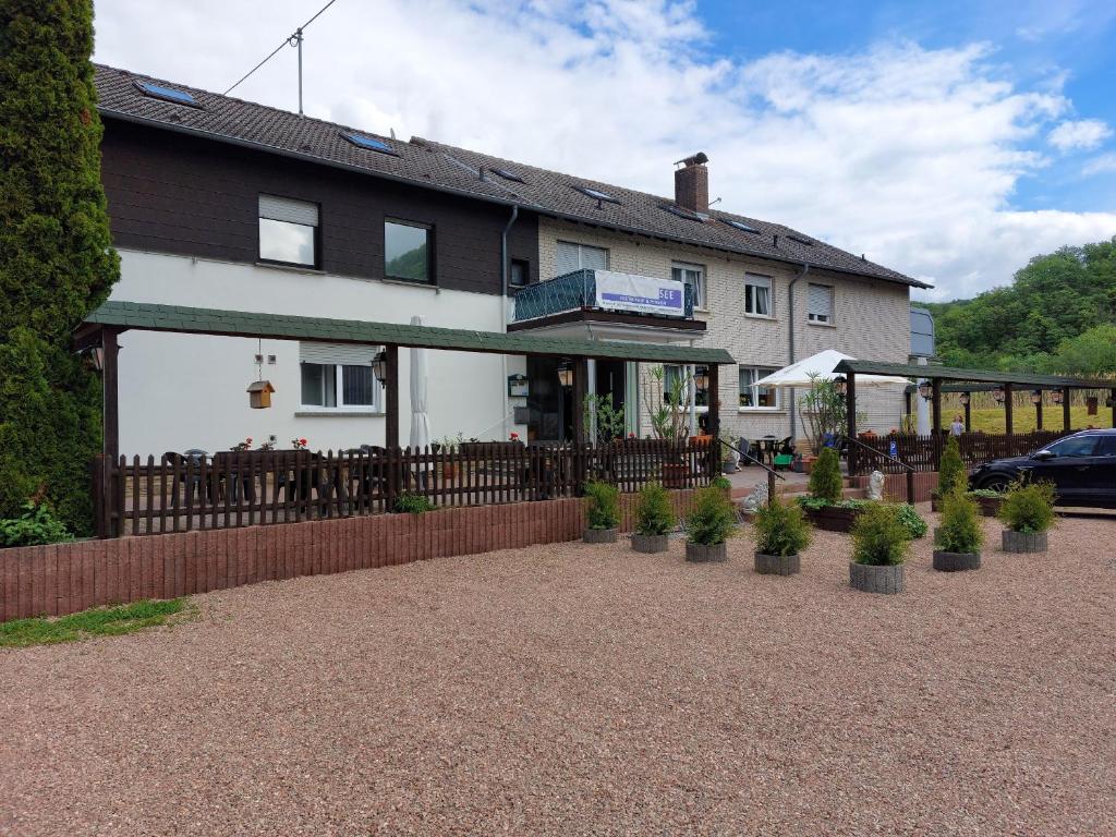 Maison d'hôtes Zum Stausee Am Stausee 28, 55585 Bad Münster am Stein-Ebernburg