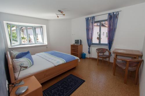 B&B / Chambre d'hôtes Zum Weinsticher, Weingut Anlag/Nichterlein 43 Weinstraße Rhodt unter Rietburg