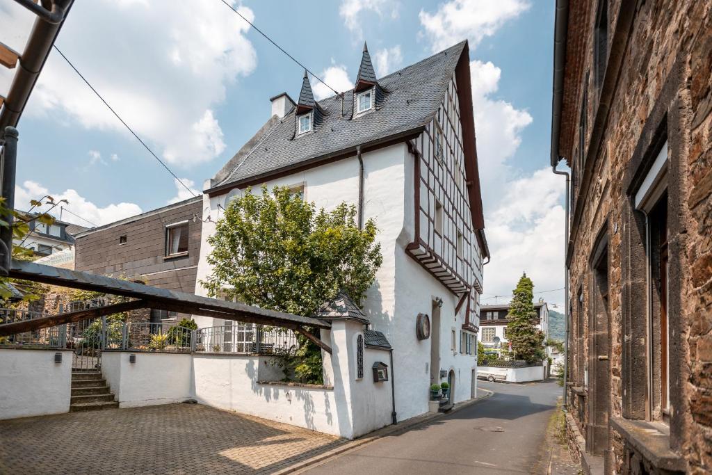 Appartements Zur Alten Weinkelter - bezauberndes Fachwerkhaus aus der Spätgotik von 1451 - Top Lage für Aktivitäten - Fahrradkeller 45 Hauptstraße, 56821 Ellenz-Poltersdorf